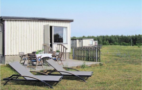 Отель Holiday home Klintehamn 51  Клинтехамн